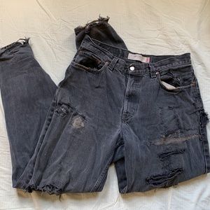 Levi’s Mens 560’s 34 x 36 distressed jeans - patched with custom sewing 🧵